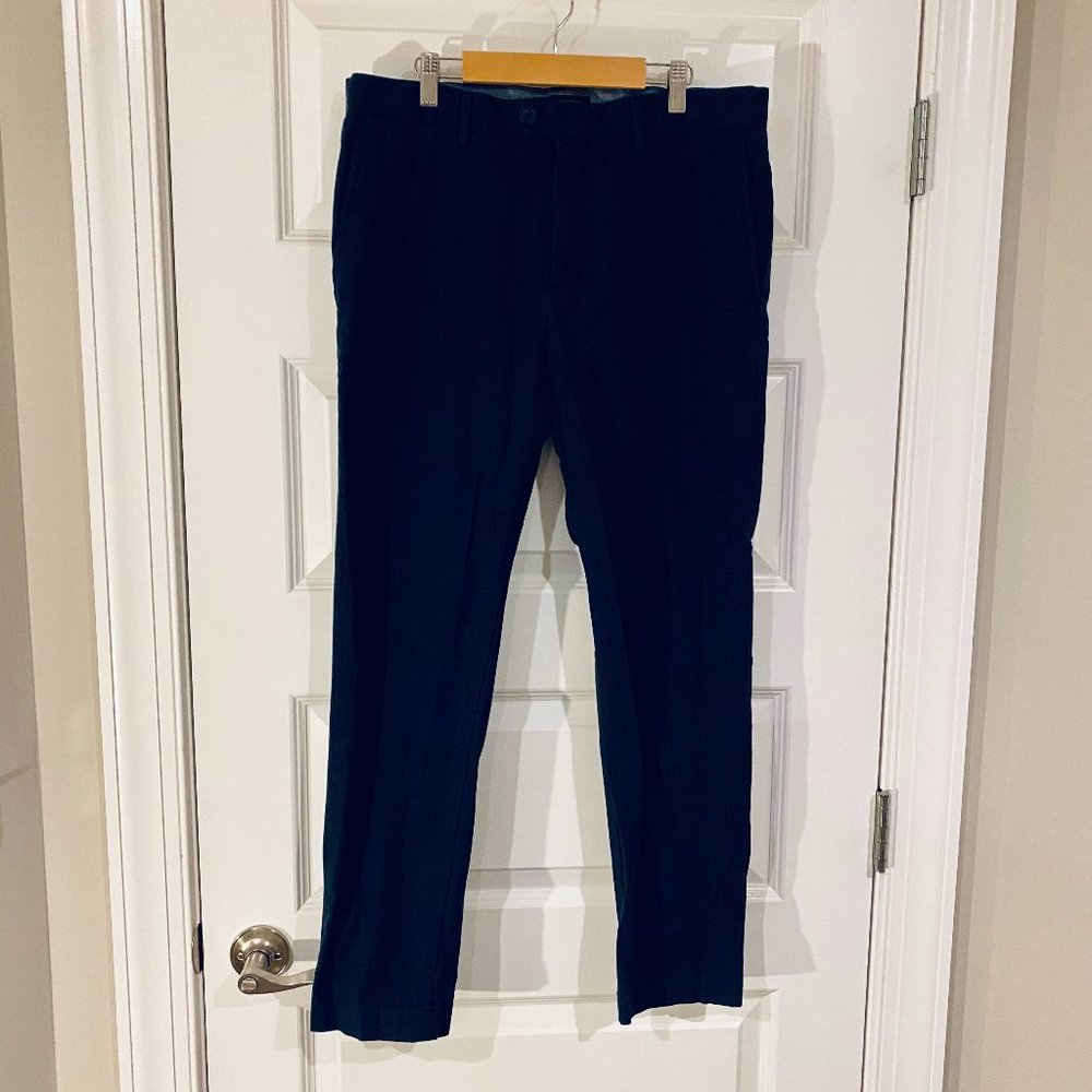 Banana Republic Navy Casual Dress Pants. 32" x 32"